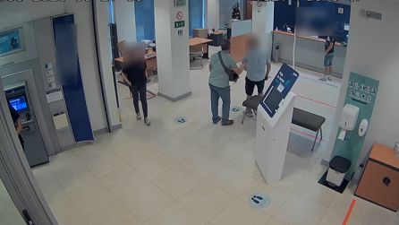 Otro de los momentos del asalto al banco Otro de los momentos del asalto al banco