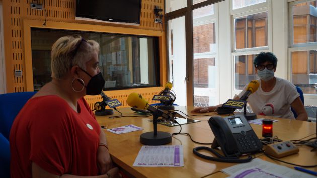 Noelia Muriana, artista multidisciplinar y transfeminista, y Desirée Ayala, portavoz del Foro Otra Mirada, han pasado por el programa Hoy por hoy Murcia Noelia Muriana, artista multidisciplinar y transfeminista, y Desirée Ayala, portavoz del Foro Otra Mirada, han pasado por el programa Hoy por hoy Murcia