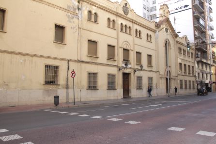 Antiguo Asilo en Calle Gobernador Antiguo Asilo en Calle Gobernador