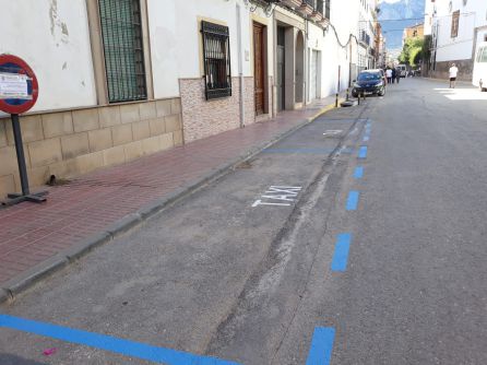 En el lado izquierdo se han habilitado dos plazas En el lado izquierdo se han habilitado dos plazas