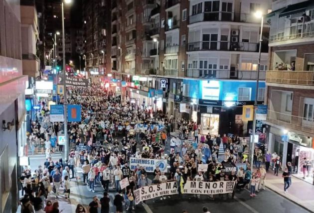 Unas 70.000 personas se han sumado a la movilización, según los convocantes Unas 70.000 personas se han sumado a la movilización, según los convocantes