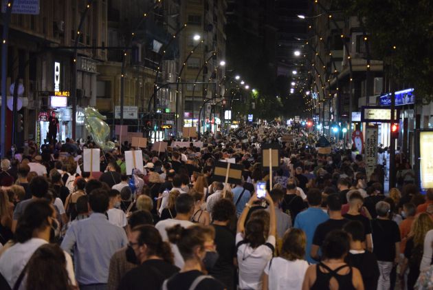 La protesta en defensa del Mar Menor ha tomado el centro de Murcia La protesta en defensa del Mar Menor ha tomado el centro de Murcia