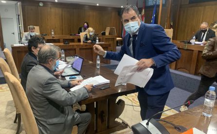 Neftalí Fernández, fue el encargado de presentar las enmiendas Neftalí Fernández, fue el encargado de presentar las enmiendas