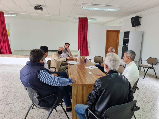 Reunión de afectados en Sierra Bermeja con la Junta de Andalucía Reunión de afectados en Sierra Bermeja con la Junta de Andalucía