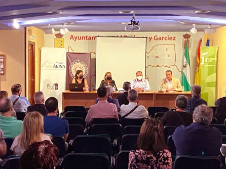 Momento de la presentación, con el público asistente Momento de la presentación, con el público asistente