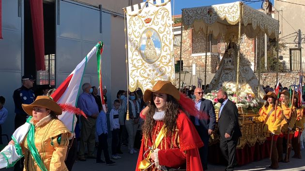 Soldadesca escoltando a la Virgen de la Paz Soldadesca escoltando a la Virgen de la Paz