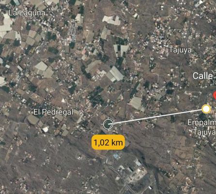 El campo de Fútbol se encontraba a 1 km de la Plaza de Tajuya El campo de Fútbol se encontraba a 1 km de la Plaza de Tajuya