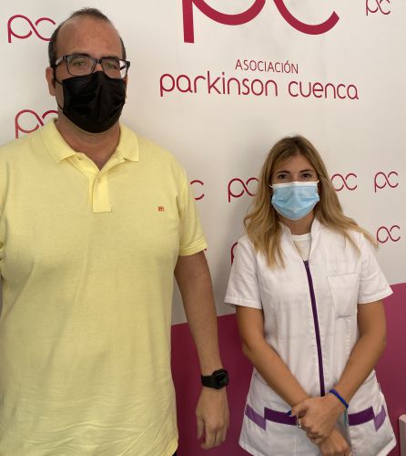 Cristian Lázaro y la doctora Gracia Valiente en la asociación Parkinson Cuenca. Cristian Lázaro y la doctora Gracia Valiente en la asociación Parkinson Cuenca.