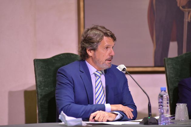 Teodoro León Gross, durante su discurso de clausura Teodoro León Gross, durante su discurso de clausura