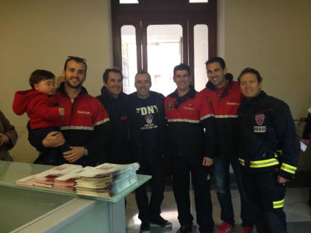 Bomberos que se sumaron a la iniaciativa Bomberos que se sumaron a la iniaciativa