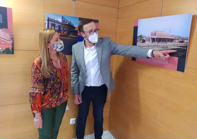 Imagen de la inauguración de esta muestra. En la imagen aparecen la Teniente de Alcalde de Cultura, Vanessa Irla y el investigador, Daniel Marín Imagen de la inauguración de esta muestra. En la imagen aparecen la Teniente de Alcalde de Cultura, Vanessa Irla y el investigador, Daniel Marín