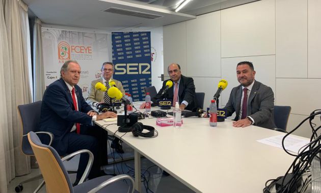 De izquierda a derecha, Juan Iturri Franco, Salomón Hachuel, Luis Isasi y Antonio Navarro De izquierda a derecha, Juan Iturri Franco, Salomón Hachuel, Luis Isasi y Antonio Navarro