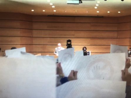 Las protestas de los vecinos afectados por el proyecto se hicieron patentes en el desarrollo del Pleno Municipal Las protestas de los vecinos afectados por el proyecto se hicieron patentes en el desarrollo del Pleno Municipal