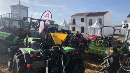 Feria del vino de Chucena (Huelva). Exposición de maquinaria agrícola.Imágenes de antes de la pandemia Feria del vino de Chucena (Huelva). Exposición de maquinaria agrícola.Imágenes de antes de la pandemia