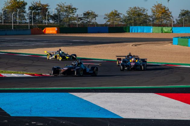 Una brillante actuación a pesar de ser su primera vez en el circuito francés Una brillante actuación a pesar de ser su primera vez en el circuito francés