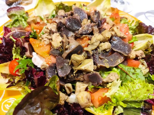 Ensalada templada de mollejas de pato, foie y hortalizas Ensalada templada de mollejas de pato, foie y hortalizas