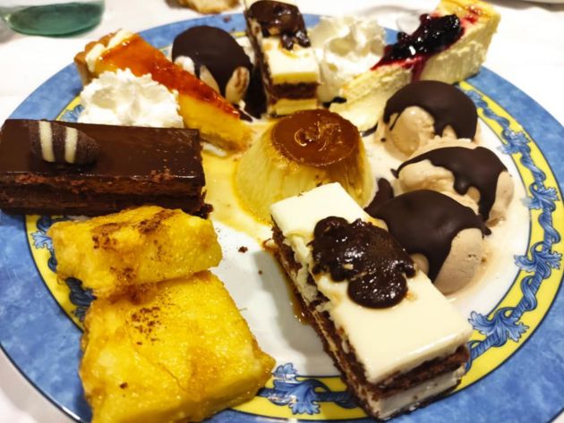 Selección de postres caseros del Aratz Selección de postres caseros del Aratz