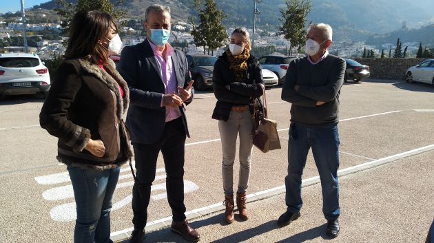 Ángeles Férriz ha criticado en Cazorla la política en materia sanitaria de la Junta Ángeles Férriz ha criticado en Cazorla la política en materia sanitaria de la Junta