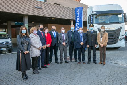 Autoridades posan a la entrada del Encuentro nacional celebrado en Puertollano Autoridades posan a la entrada del Encuentro nacional celebrado en Puertollano