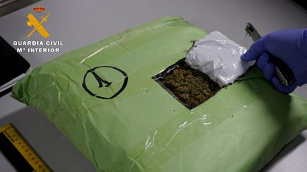 Uno de los paquetes con la marihuana Uno de los paquetes con la marihuana