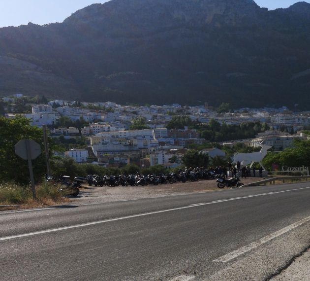 El ciervo y el paisaje de Cazorla se ha convertido en lugar de culto para las mejores fotografias como esta de un club de moteros El ciervo y el paisaje de Cazorla se ha convertido en lugar de culto para las mejores fotografias como esta de un club de moteros