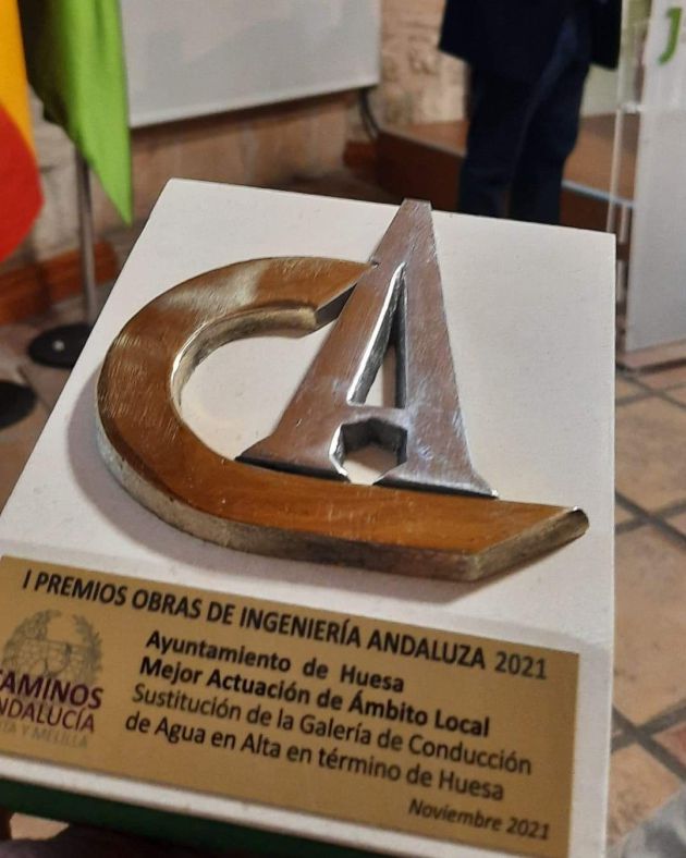 El premio ya está en el Ayuntamiento de Huesa como prueba de una obra ejemplar El premio ya está en el Ayuntamiento de Huesa como prueba de una obra ejemplar
