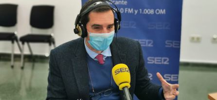 Jorge Olcina, en el programa especial de Hoy por Hoy Alicante con motivo de la lectura de la Constitución Jorge Olcina, en el programa especial de Hoy por Hoy Alicante con motivo de la lectura de la Constitución