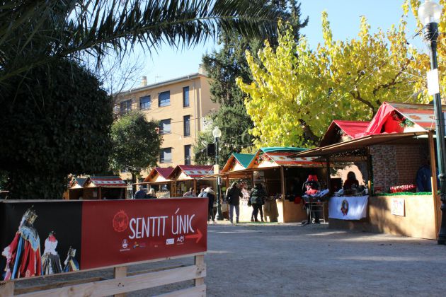 El recorrido por el Mercat de Nadal es de sentido único, siguiendo las indicaciones situadas en diferentes puntos de La Glorieta. El recorrido por el Mercat de Nadal es de sentido único, siguiendo las indicaciones situadas en diferentes puntos de La Glorieta.