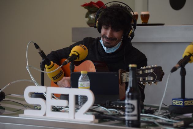 "Vacunaos, to's vacunaos", nos ha cantado Fran Ropero "Vacunaos, to's vacunaos", nos ha cantado Fran Ropero