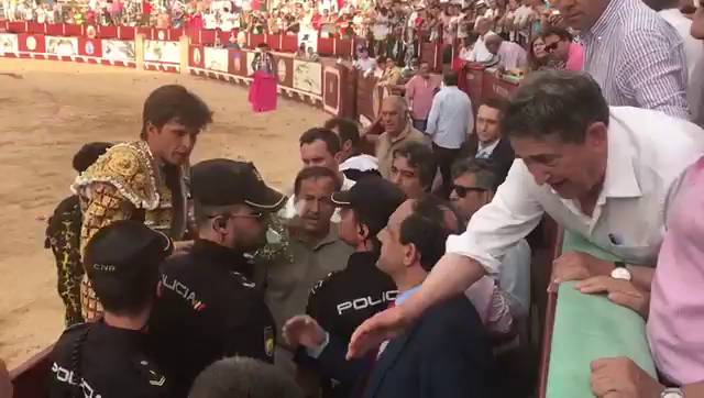 Resultado de imagen de Escándalo de El Juli contra la presidencia en Toledo