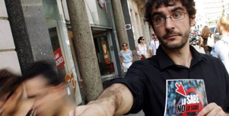 El presentador de "El Mundo Today" entrevista al presentador de "Lo sabe no lo sabe" El presentador de "El Mundo Today" entrevista al presentador de "Lo sabe no lo sabe"