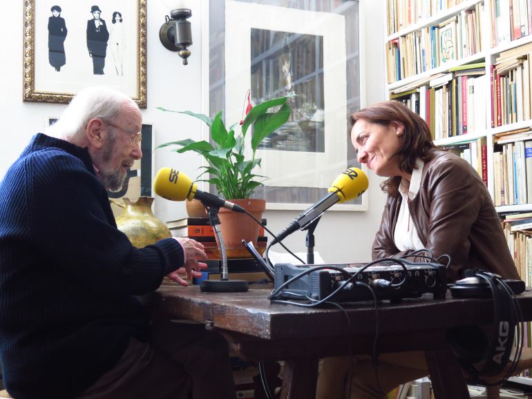 El escritor Caballero Bonald, durante su entrevista con Pepa Bueno El escritor Caballero Bonald, durante su entrevista con Pepa Bueno