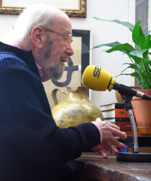 Caballero Bonald: "Si yo fuera más joven, habría puesto tierra de por medio" Caballero Bonald: "Si yo fuera más joven, habría puesto tierra de por medio"