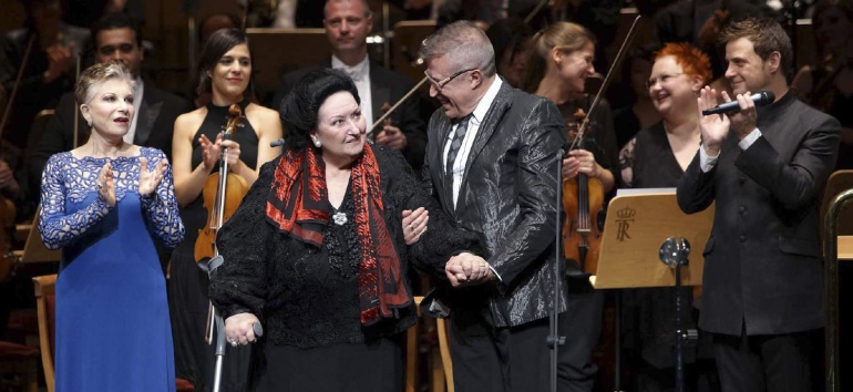 GRA436. MADRID, 09/12/2014.- Fotografía facilitada por el Teatro Real de la soprano Montserrat Caballé (c), durante el homenaje recibido esta noche en el Teatro Real, en Madrid. EFE/Javier del Real ***SOLO USO EDITORIAL*** GRA436. MADRID, 09/12/2014.- Fotografía facilitada por el Teatro Real de la soprano Montserrat Caballé (c), durante el homenaje recibido esta noche en el Teatro Real, en Madrid. EFE/Javier del Real ***SOLO USO EDITORIAL***