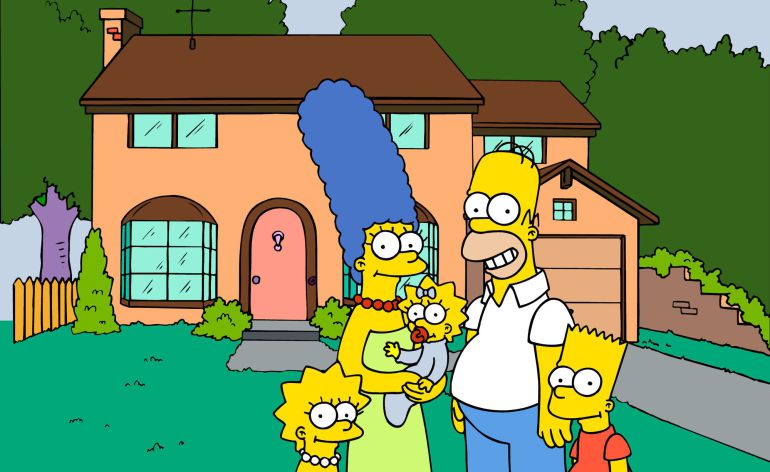 De izquierda a derecha: Lisa , Marge , Maggie, Homer y Bart Simpson frente a su casa de Springfield De izquierda a derecha: Lisa , Marge , Maggie, Homer y Bart Simpson frente a su casa de Springfield