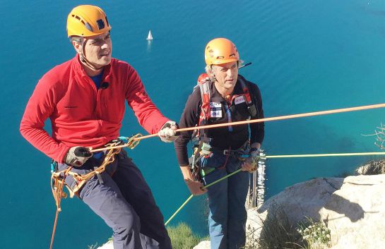 Pedro Sánchez y Jesús Calleja escalando el Peñón de Ifarch Pedro Sánchez y Jesús Calleja escalando el Peñón de Ifarch