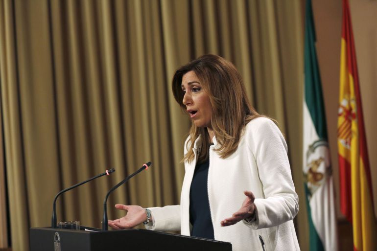 Andalusian regional president Susana Diaz speaks during a news conference in the Andalusian capital of Seville, southern Spain January 26, 2015. Diaz told Antonio Maillo, the leader of the IU (United Left) party and her partner in governing the region, to advance the regional elections to March 22, sources of IU said on Monday in that community. REUTERS/Marcelo del Pozo (SPAIN - Tags: POLITICS ELECTIONS) Andalusian regional president Susana Diaz speaks during a news conference in the Andalusian capital of Seville, southern Spain January 26, 2015. Diaz told Antonio Maillo, the leader of the IU (United Left) party and her partner in governing the region, to advance the regional elections to March 22, sources of IU said on Monday in that community. REUTERS/Marcelo del Pozo (SPAIN - Tags: POLITICS ELECTIONS)