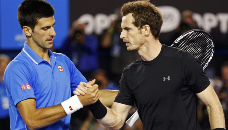 Djokovic es felicitado por Murray Djokovic es felicitado por Murray