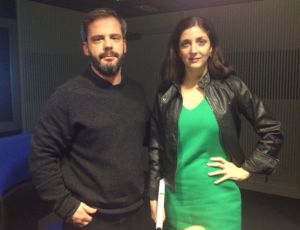 Espido Freire junto a nuestro colaborador Toño Fraguas en los estudios de la SER Espido Freire junto a nuestro colaborador Toño Fraguas en los estudios de la SER