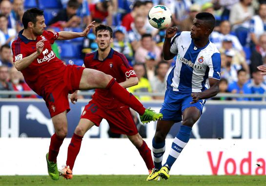 Una acción del Espanyol - Osasuna de la penúltima jornada de la Liga 2013-14. Una acción del Espanyol - Osasuna de la penúltima jornada de la Liga 2013-14.
