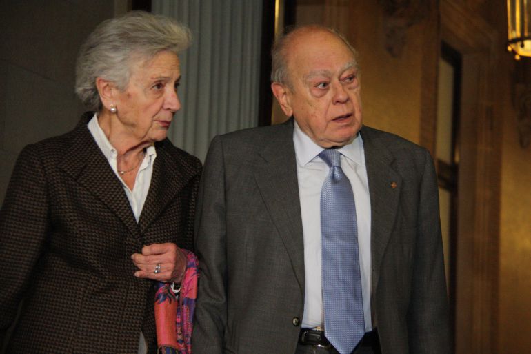 Ferrusola assegura que la seva família no en té "ni cinc" i que els fills "van amb una mà al davant i l'altra darrere" Ferrusola assegura que la seva família no en té "ni cinc" i que els fills "van amb una mà al davant i l'altra darrere"