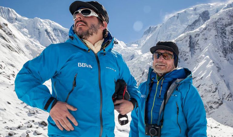 Jordi Roca y Carlos Soria en el Campo Base del Annapurna Jordi Roca y Carlos Soria en el Campo Base del Annapurna