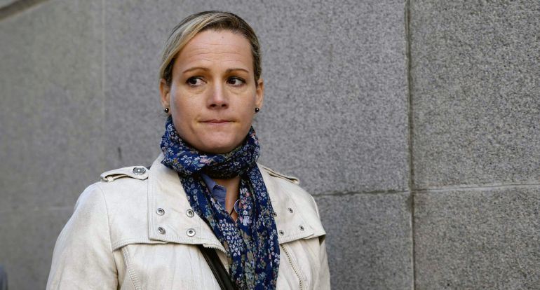 La capitán del Ejército Zaida Cantera que ha denunciado haber sufrido acoso sexual y laboral en un libro escrito por la diputada de UPyD Irene Lozano, tras asistir en la tribuna de invitados del Congreso La capitán del Ejército Zaida Cantera que ha denunciado haber sufrido acoso sexual y laboral en un libro escrito por la diputada de UPyD Irene Lozano, tras asistir en la tribuna de invitados del Congreso