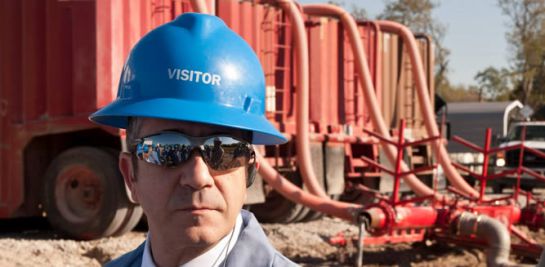 Patxi López, durante la visita de un campo de extracción de gas natural de la compañía HEYCO en Dallas. Patxi López, durante la visita de un campo de extracción de gas natural de la compañía HEYCO en Dallas.