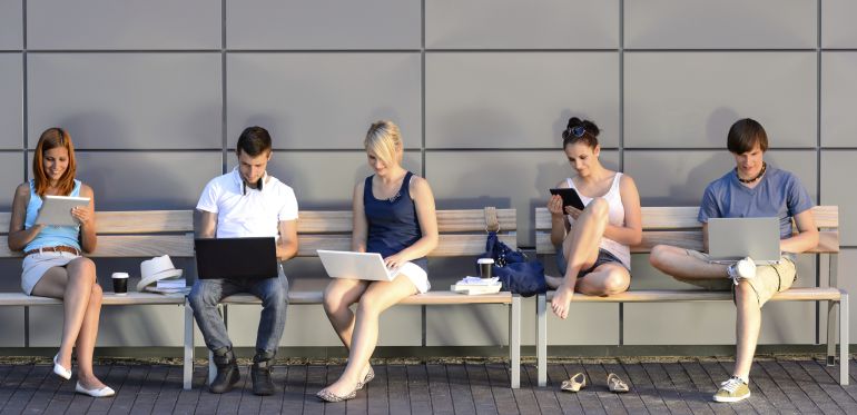 Los 'millenials', jóvenes de 16 a 24, creen mayoritariamente que en España no encontrarán trabajo Los 'millenials', jóvenes de 16 a 24, creen mayoritariamente que en España no encontrarán trabajo