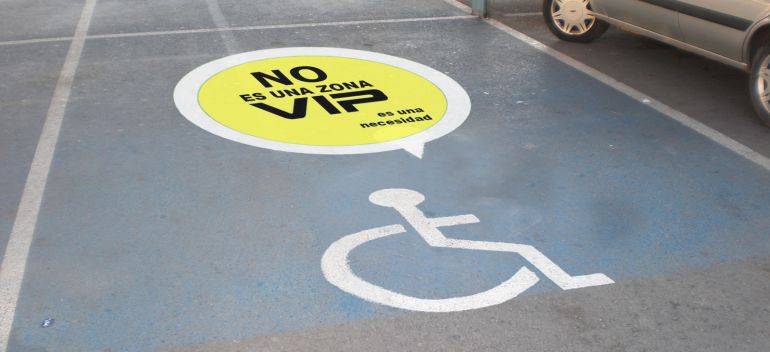 COCEMFE Navarra pone en marcha una campaña para sensibilizar sobre el buen uso de los aparcamientos reservados para personas con discapacidad