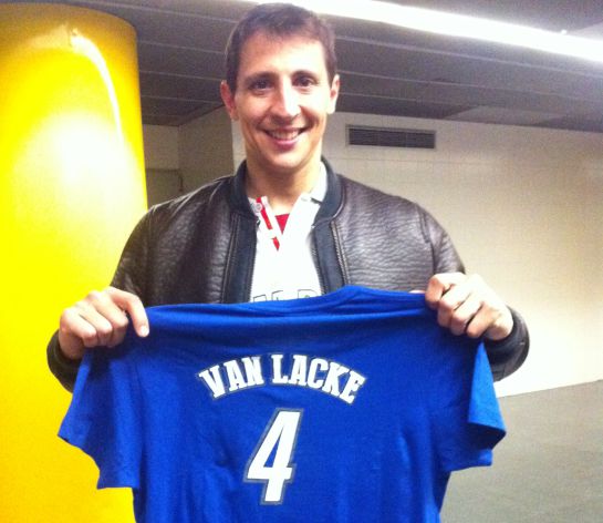 Play Basket (27/04/15): Iniciativa solidaria de Fede Van Lacke Play Basket (27/04/15): Iniciativa solidaria de Fede Van Lacke