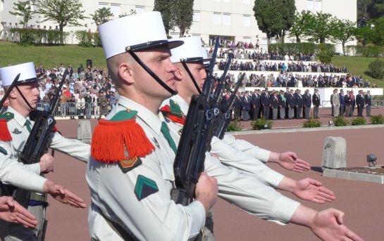 Desfile de infantería en el día de la Legión