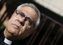El arzobispo niega más de tres veces