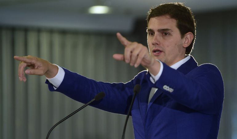 El presidente de Ciudadanos, Albert Rivera, habla durante una rueda de prensa El presidente de Ciudadanos, Albert Rivera, habla durante una rueda de prensa